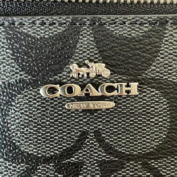 Coach Double Corner Zip Wristlet In Signature Canvas - Picture 4 of 8
